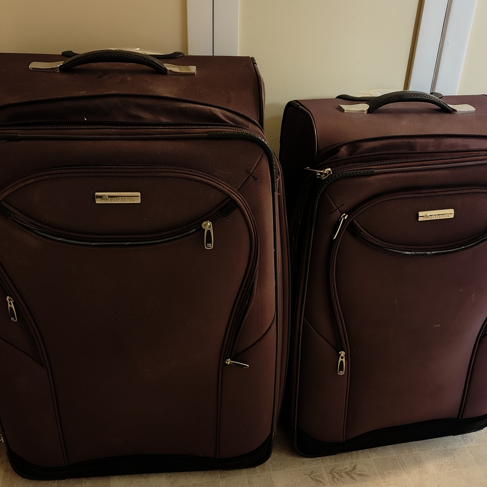 American Tourister 'dark Red Luggage Set